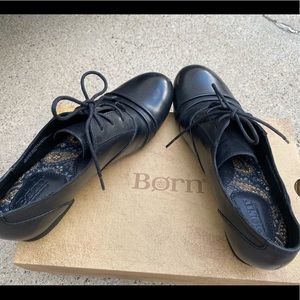 Born leather flats NIB!